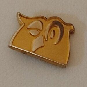 Couche-Tard Owl Pin 1 1/100th 10 K Gold Pin